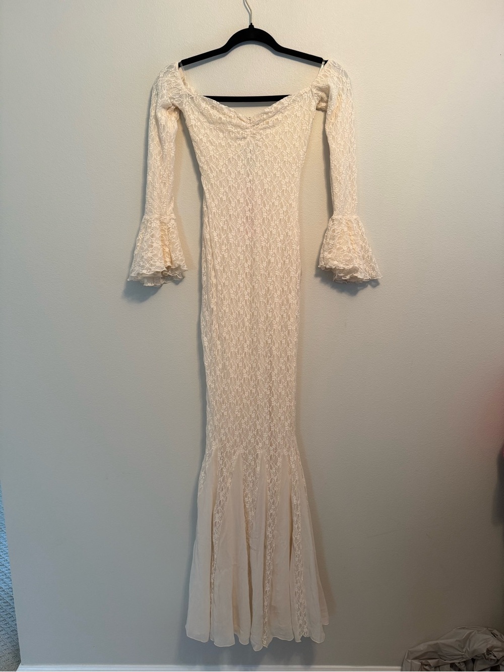 NEW Oh Polly Verena Ivory Off-Shoulder Ruffle Lace Mermaid Bodycon Maxi Dress XS - Picture 2 of 10